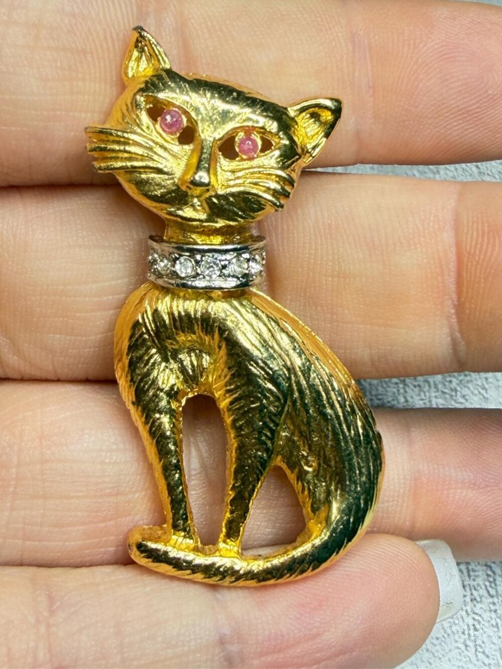 Cat Brooch Pink Rhinestone Eyes Vintage Pin 2 inches